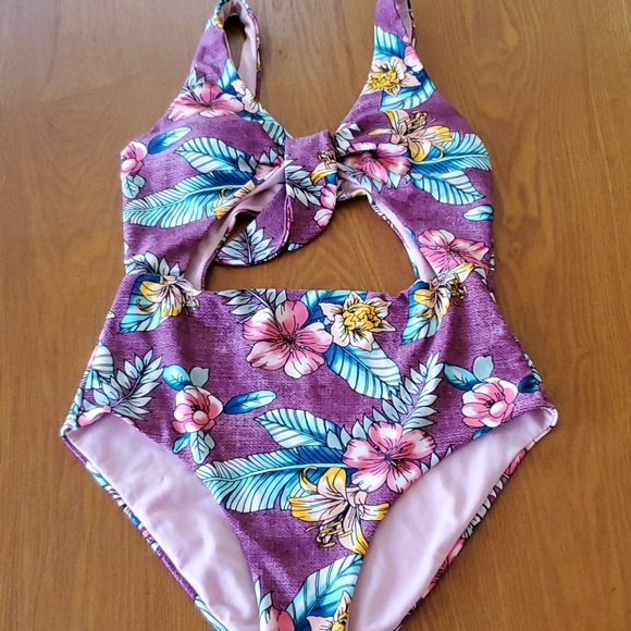 No Boundaries Other - No boundaries  one piece swimsuit sz m (7-9) euc